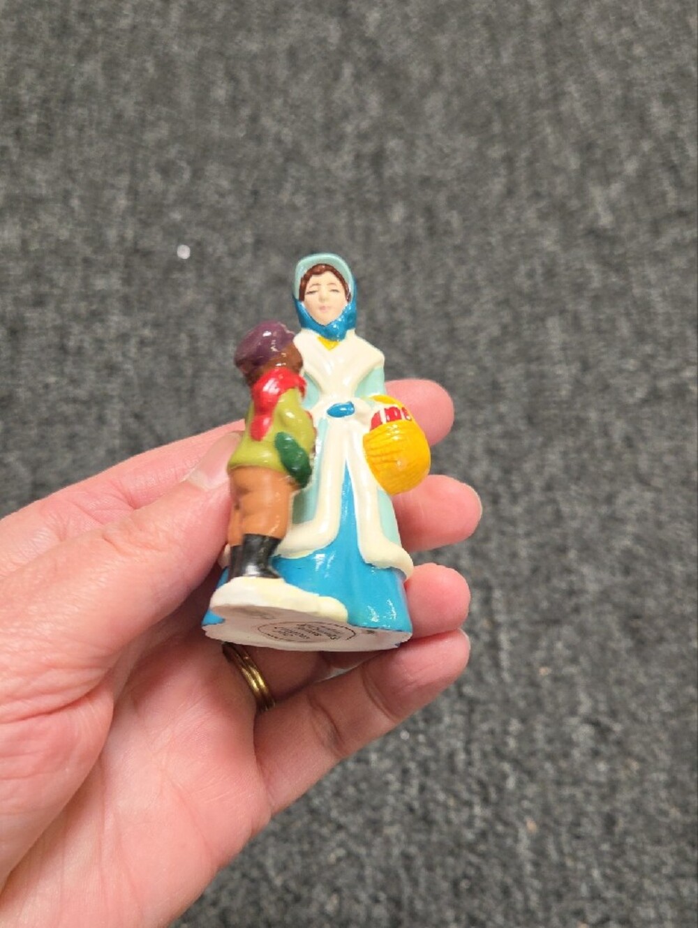 Avon Blue Cream Woman & Child Figurine with Yellow Basket - Picture 8 of 9
